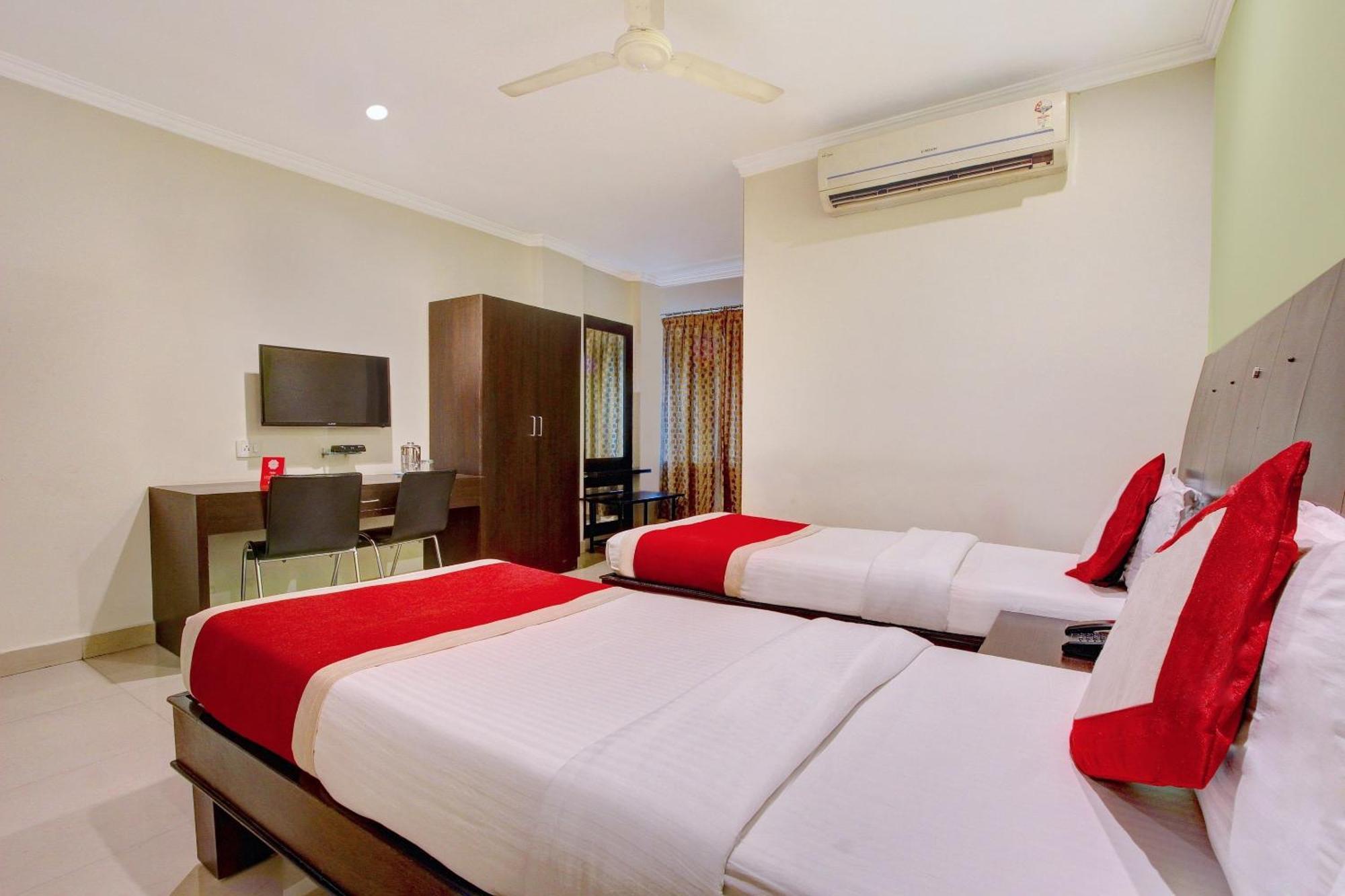Super Collection O Alekhya Residency Hotel Hyderabad Exterior photo